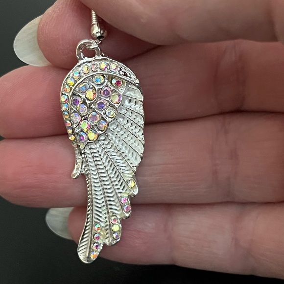Beautiful Angel wing earrings. White and silver. 2 1/4” drop. New. - Picture 7 of 13